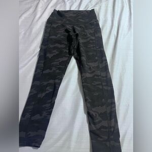 Colorfukoala High Waisted Workout Leggings for Women, 7/8. Deep Grey Camo.